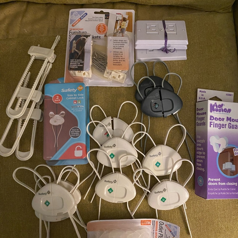Safety 1st Childproofing Pack - White and Gray Locks